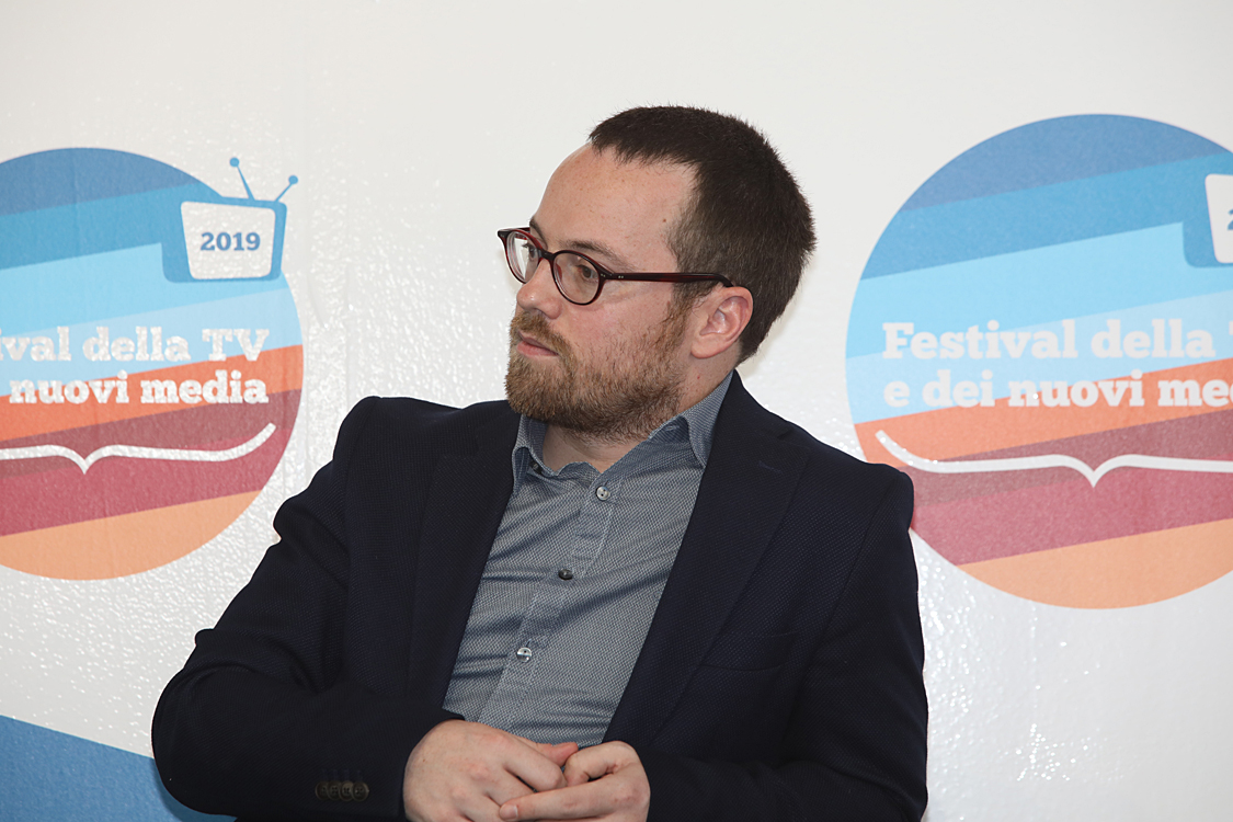 Festival della TV e dei Nuovi Media 2019_152.jpg - Road to Tokyo 2020: Eurosport e l’esperienza olimpica Cosa significa partecipare a una Olimpiade? E magari vincere una medaglia d’oro?  Alcuni tra i grandi atleti azzurri, tra cui la portabandiera di PyeongChang 2018 Arianna Fontana, raccontano le loro sfide, le loro emozioni e i loro successi a cinque cerchi.  E per Eurosport, broadcaster ufficiale delle prossime tre Olimpiadi, la sfida di portare nelle case degli italiani un’esperienza mai vista prima.